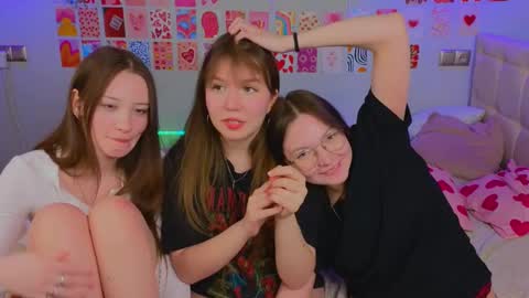 Snapshot of _reverse_gang_ chatting on February 21, 9:32 pm LISSAPVT IS OPEN online show from February 21, 9:32 pm