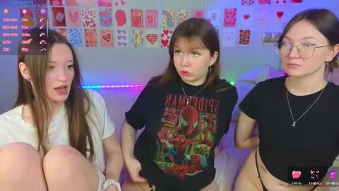 Snapshot of _reverse_gang_ chatting on March 6, 6:26 pm LISSAPVT IS OPEN online show from March 6, 6:26 pm