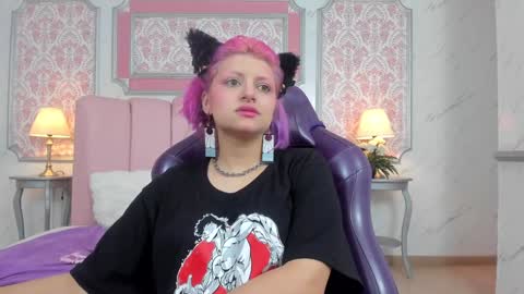     1430  2100  -5  online show from December 5, 8:06 pm