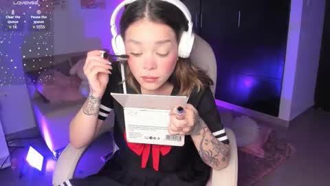 Snapshot of _sabrinamoon chatting on September 15, 2:07 pm online show from September 15, 2:07 pm