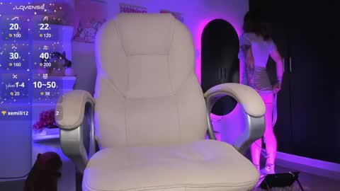 Snapshot of _sabrinamoon chatting on February 7, 6:02 pm online show from February 7, 6:02 pm