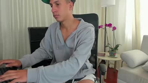 sair online show from October 20, 6:46 pm