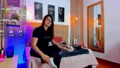 SAMANTHA FOX online show from September 29, 11:53 am