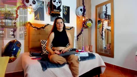 SAMANTHA FOX online show from October 19, 10:53 am