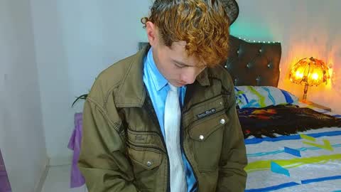 santi online show from April 1, 12:00 am