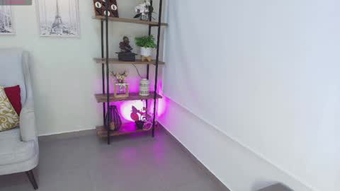 Sassy Girl online show from April 14, 7:06 pm