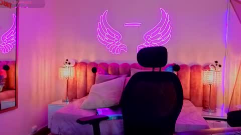 Scarlett online show from October 25, 1:22 pm