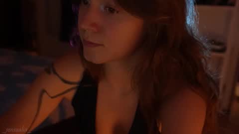 Snapshot of _sensualia_ chatting on September 10, 7:26 pm Lia online show from September 10, 7:26 pm