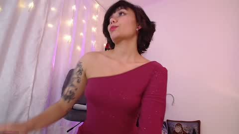 Laura online show from January 1, 9:39 am