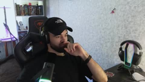 Snapshot of _serious_man chatting on September 11, 11:33 am Ask me online show from September 11, 11:33 am