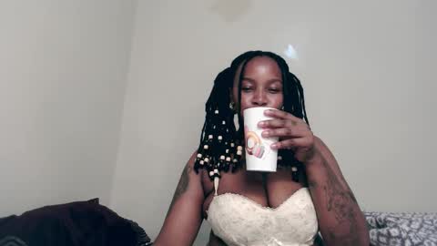 Abbie online show from November 18, 6:33 pm