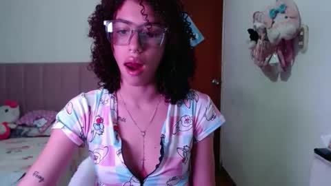 _shanellxxx online show from February 2, 11:01 pm