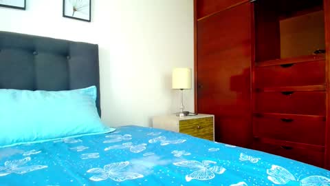 Snapshot of _skyleer_ chatting on September 15, 7:48 pm _skyleer_ online show from September 15, 7:48 pm