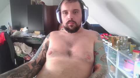 _smiley_bear27 online show from November 16, 7:32 am