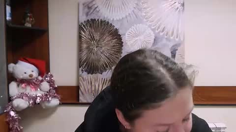 Sofi online show from December 7, 7:38 pm