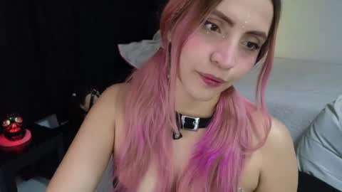 Snapshot of _sofiapink chatting on March 6, 2:41 am Sofia online show from March 6, 2:41 am