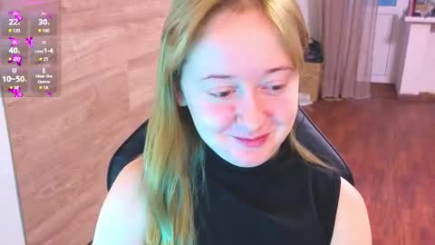 Snapshot of _sofiy_milashka chatting on October 27, 3:28 am Sofiy online show from October 27, 3:28 am