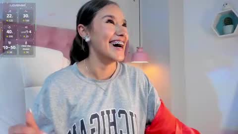 Sophie  online show from November 11, 9:28 pm