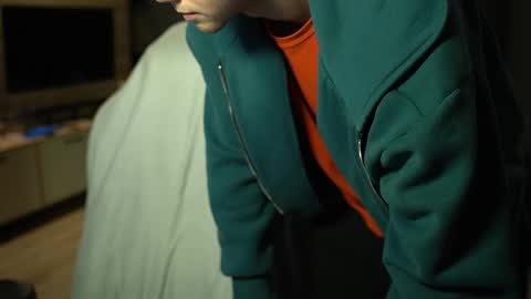 OLIVERpvt is open online show from December 14, 12:00 pm