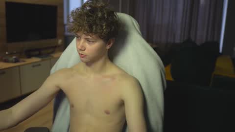 OLIVERpvt is open online show from February 18, 4:04 am