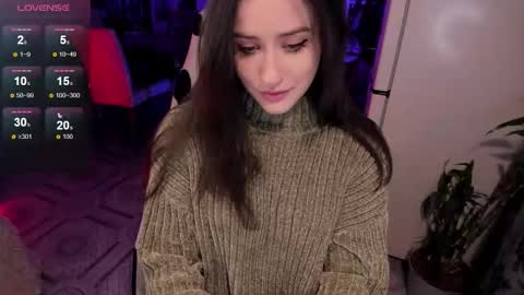 _sserendipityy_ online show from October 20, 6:13 pm