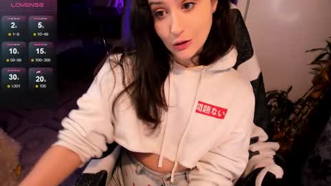 _sserendipityy_ online show from September 13, 9:28 pm