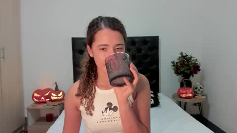 Sussi online show from October 27, 1:55 pm