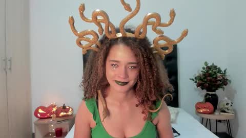 Sussi online show from October 31, 4:07 pm