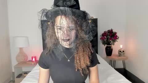 Sussi online show from October 17, 2:43 pm