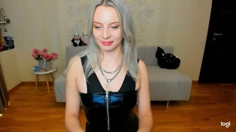 Marie online show from October 8, 12:00 pm