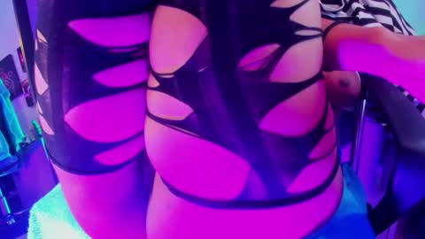 Kuromi online show from December 18, 4:30 am