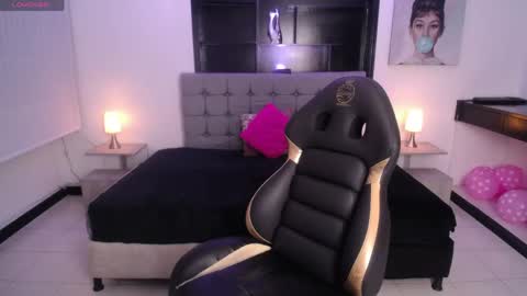 _sweet_lia_ online show from May 15, 8:27 pm
