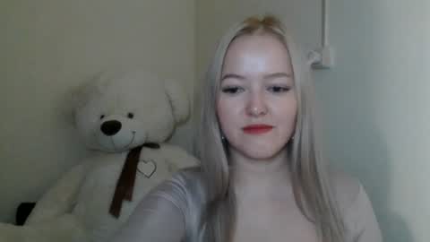 _sweet_smile_ online show from August 3, 9:21 pm