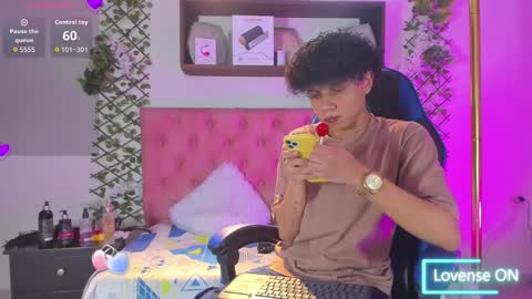 Taylor online show from February 11, 9:29 pm