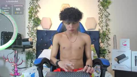 Taylor online show from November 22, 3:43 pm