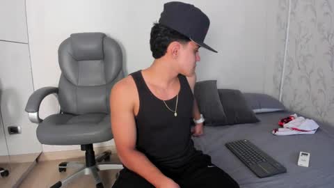 _taylorblack online show from March 30, 11:54 am