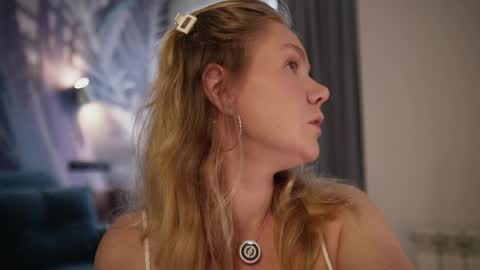 Annie online show from May 30, 4:22 am