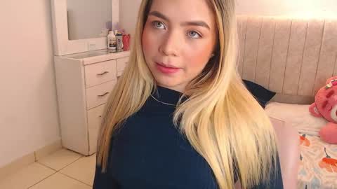 _tiffany1 online show from April 6, 11:06 pm