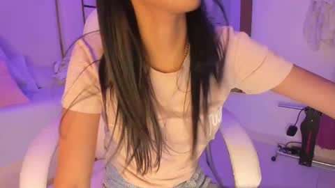Snapshot of _tinyrousse_ chatting on September 21, 4:22 pm Rousse online show from September 21, 4:22 pm