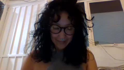 Snapshot of _tutti_frutti_ chatting on February 25, 6:58 am _tutti_frutti_ online show from February 25, 6:58 am