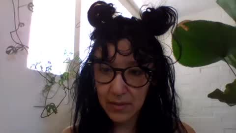 Snapshot of _tutti_frutti_ chatting on February 4, 7:44 pm _tutti_frutti_ online show from February 4, 7:44 pm