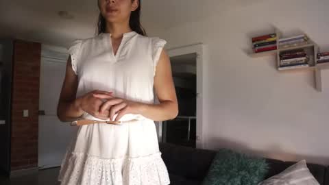 Anastasia Vahos online show from November 18, 5:05 pm