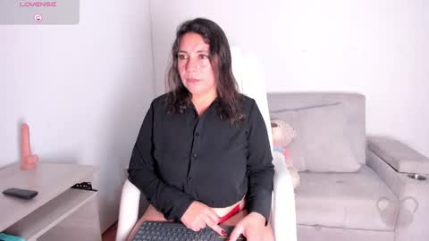 vanesa online show from March 8, 9:50 am