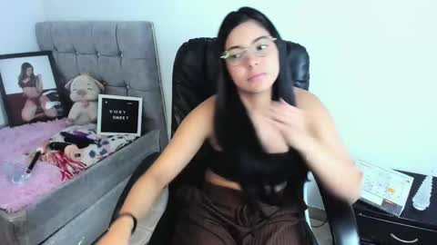 Snapshot of _vicky_sweet chatting on February 27, 11:04 pm Vicky online show from February 27, 11:04 pm