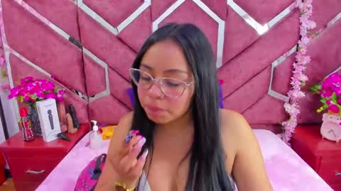 _violeta18_ online show from October 21, 3:00 am