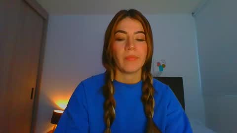 Violeta  online show from February 21, 10:59 pm