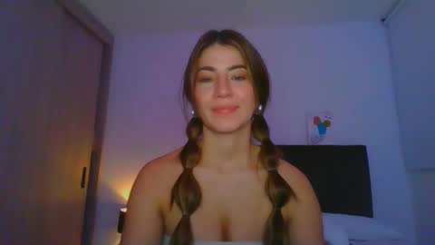 Violeta  online show from February 20, 1:36 am