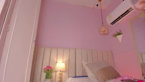 _wendy_x online show from March 6, 11:53 am