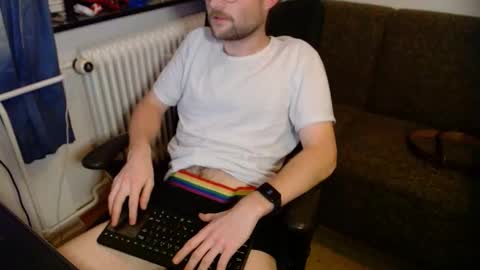 _whoisthatguy_ online show from November 4, 6:20 pm