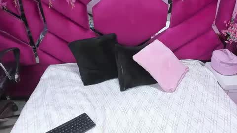 _xiomara_21 online show from October 3, 12:24 pm